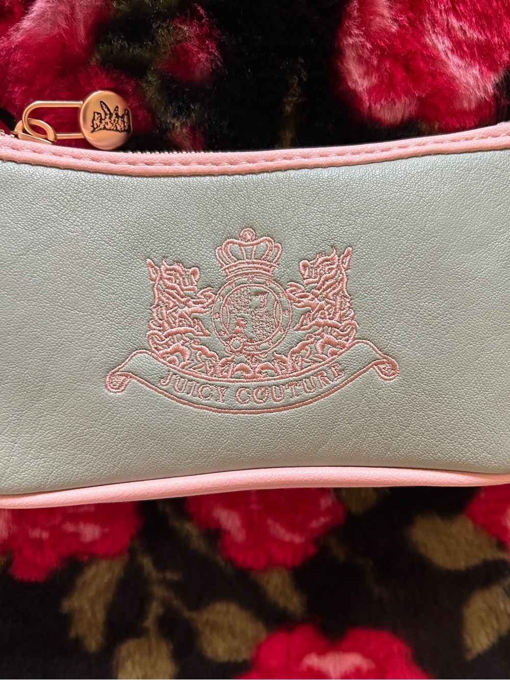 Juicy Couture Sage Green and Baby Pink Faux Leather “Royal to Convertible Baguet - Picture 4 of 15
